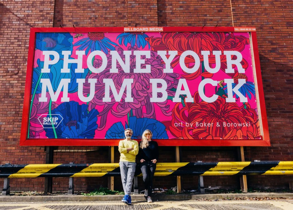 Phone our mums back: la nuova potentissima campagna di Baker & Borowski